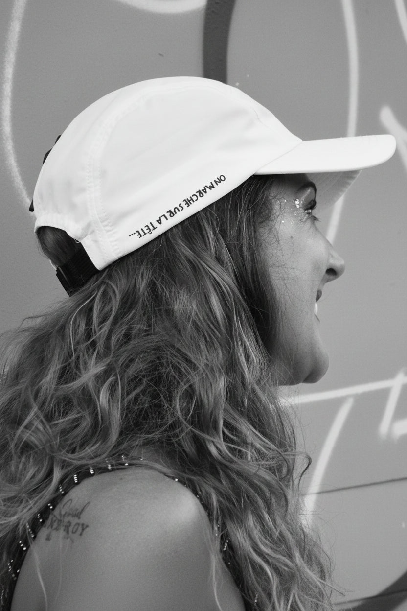 Casquette runner « On marche sur la tête » – Blanche