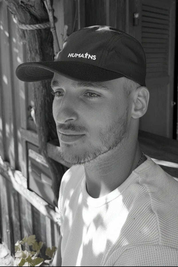 Casquette runner « On marche sur la tête » – Noire
